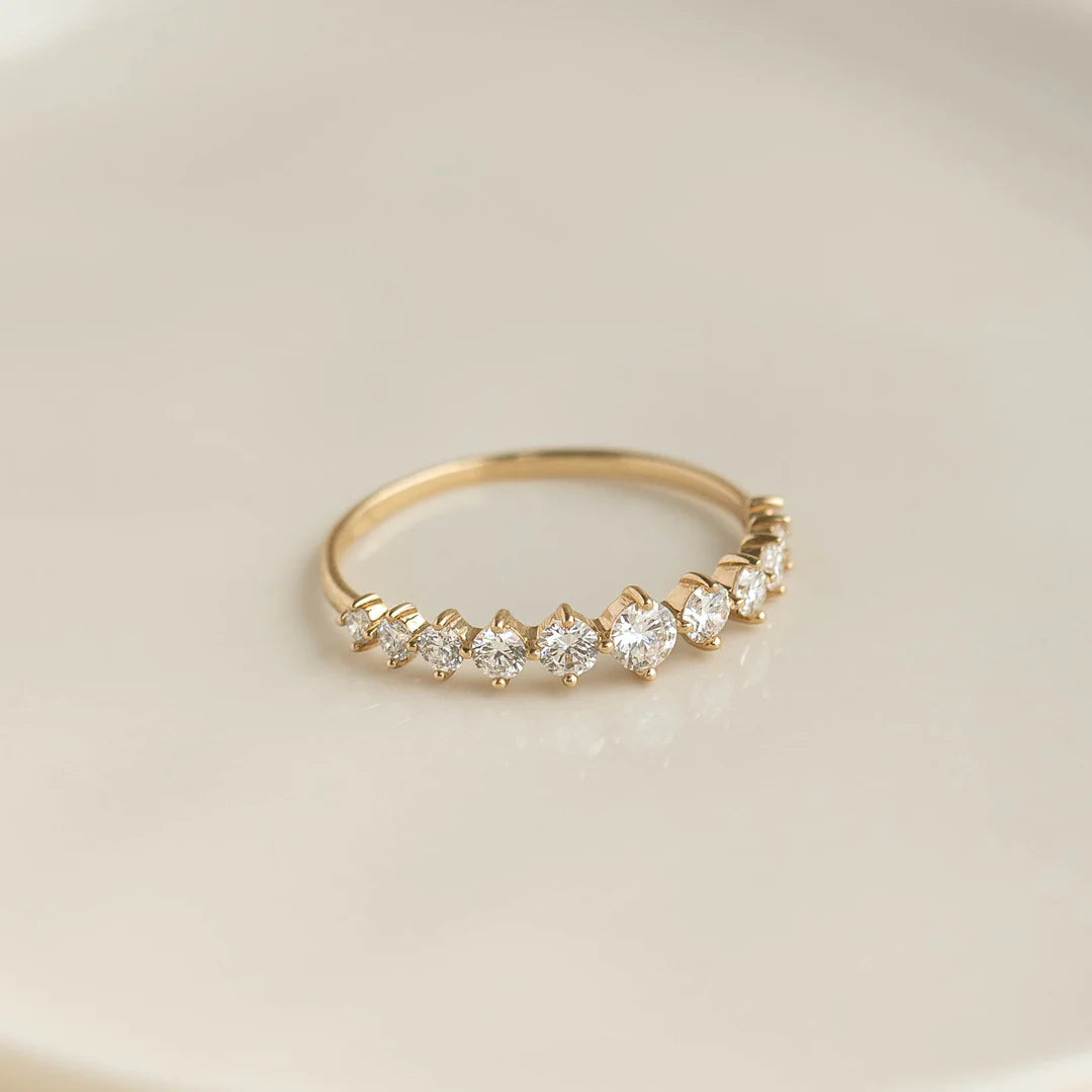 Meera - Graduated Moissanite Ring