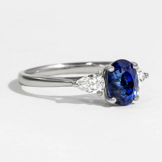 The Elvani - Oval Blue Sapphire - CEYLON BRILLIANCE CO.
