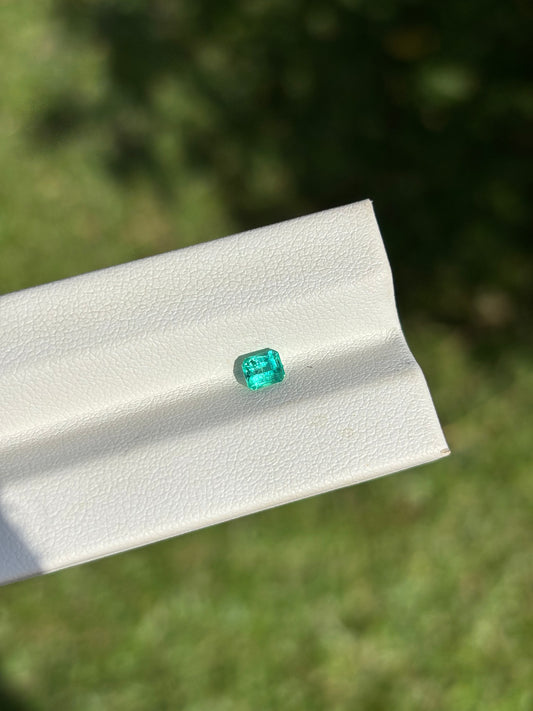 0.38ct Medium Intense Emerald – Emerald Cut Natural Gem (No Oil, GIC Certified)