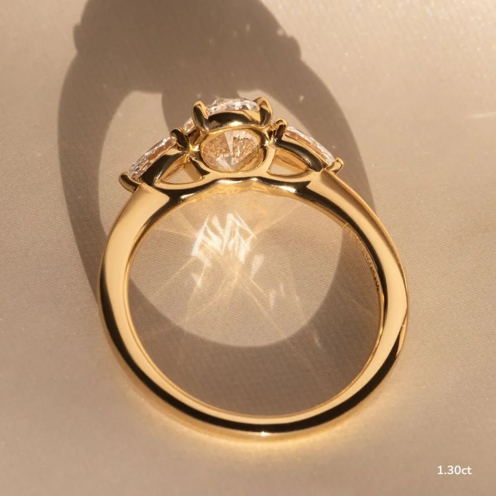 The Tashvi - 1.00ct Oval - CEYLON BRILLIANCE CO.