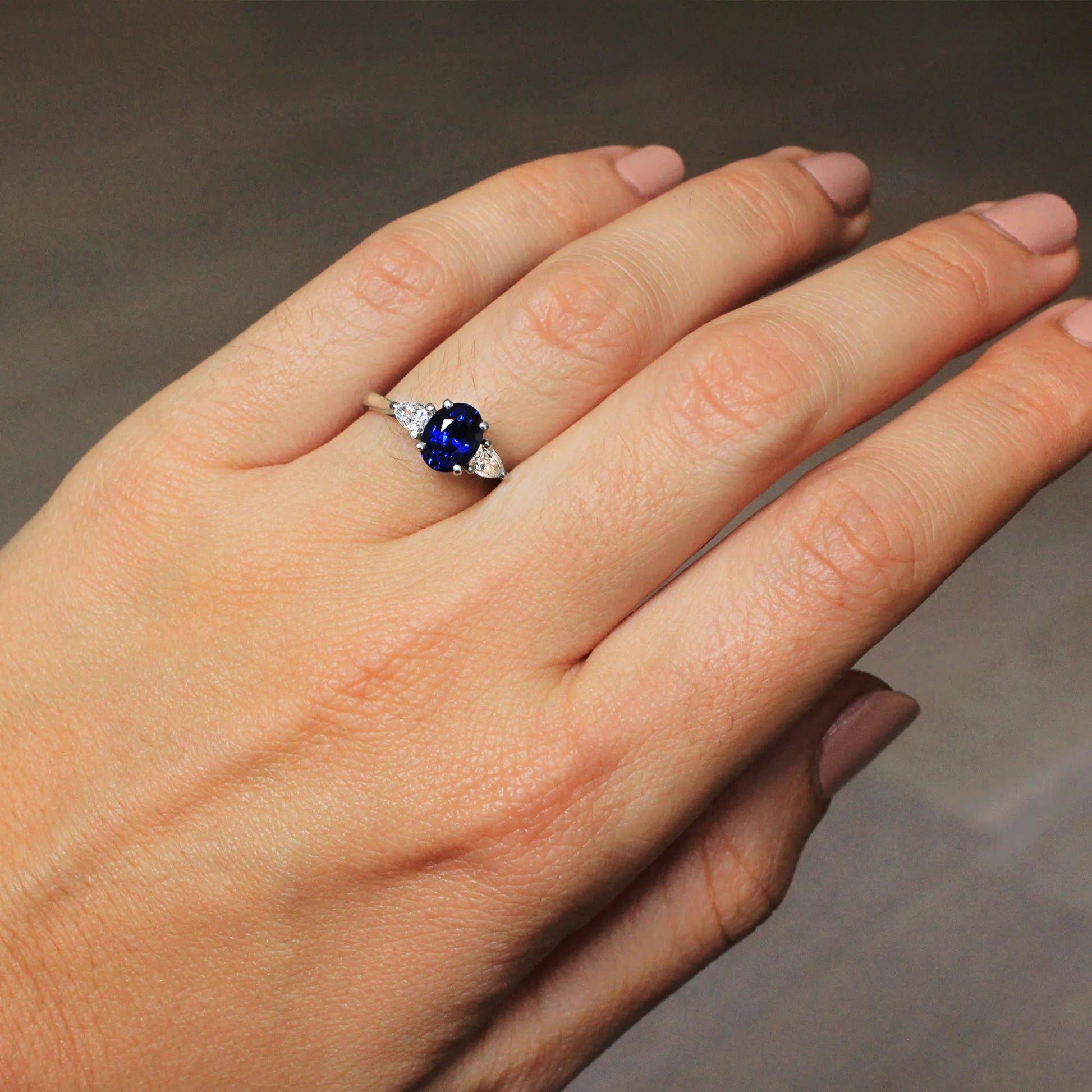 The Elvani - Oval Blue Sapphire - CEYLON BRILLIANCE CO.