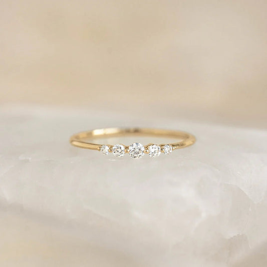 Nia - Graduated Moissanite Ring - CEYLON BRILLIANCE CO.