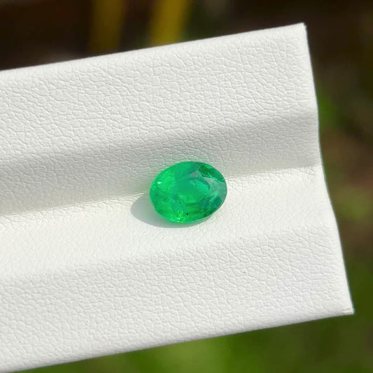 1.26ct Vivid Green Emerald Oval Cut – Natural